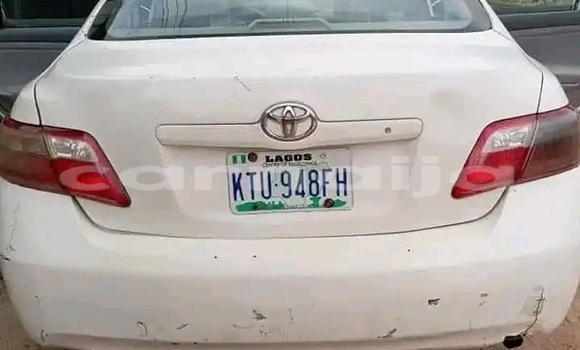 Acheter Occasion Voiture Toyota Camry Blanc à Lagos, État de Lagos Acheter Occasion Voiture Toyota Camry Blanc à Lagos, État de Lagos