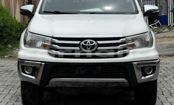 Acheter Occasion Voiture Toyota Hilux Blanc à Abuja, État de Lagos Acheter Occasion Voiture Toyota Hilux Blanc à Abuja, État de Lagos