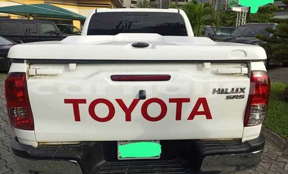 Acheter Occasion Voiture Toyota Hilux Blanc à Abuja, État de Lagos Acheter Occasion Voiture Toyota Hilux Blanc à Abuja, État de Lagos