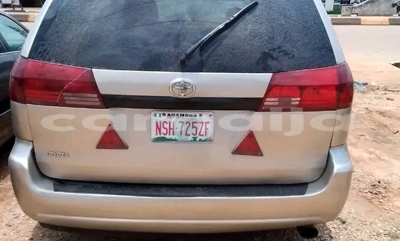 Acheter Occasion Voiture Toyota Sienna Beige à Ikorodu, État de Lagos Acheter Occasion Voiture Toyota Sienna Beige à Ikorodu, État de Lagos