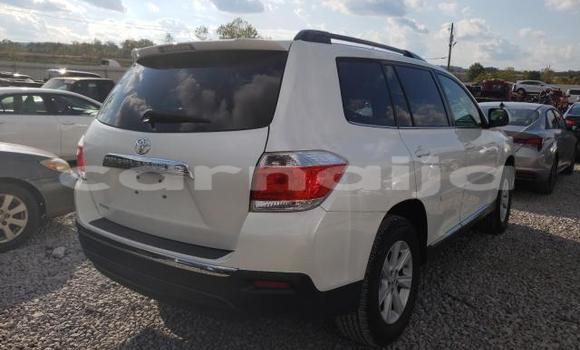 Acheter Occasion Voiture Toyota Highlander Blanc à Lagos, État de Lagos Acheter Occasion Voiture Toyota Highlander Blanc à Lagos, État de Lagos