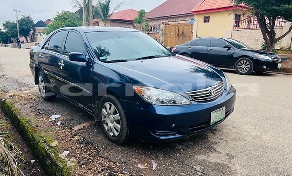Acheter Occasion Voiture Toyota Camry Bleu à Abuja, État de Lagos Acheter Occasion Voiture Toyota Camry Bleu à Abuja, État de Lagos