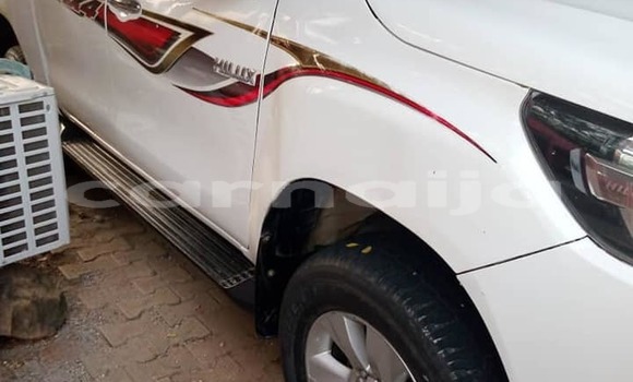 Acheter Occasion Voiture Toyota Hilux Blanc à Abuja, État de Lagos Acheter Occasion Voiture Toyota Hilux Blanc à Abuja, État de Lagos
