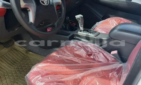 Acheter Occasion Voiture Toyota Hilux Blanc à Abuja, État de Lagos Acheter Occasion Voiture Toyota Hilux Blanc à Abuja, État de Lagos