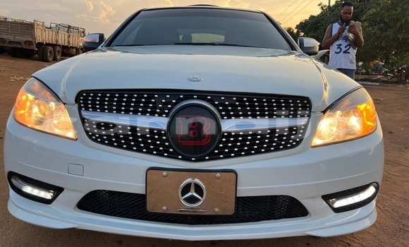 Buy Used Mercedes-Benz C-Classe White Car in Abuja in Lagos State Buy Used Mercedes-Benz C-Classe White Car in Abuja in Lagos State