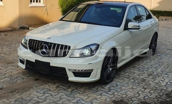 Acheter Occasion Voiture Mercedes-Benz C–Class Blanc à Abuja, État de Lagos Acheter Occasion Voiture Mercedes-Benz C–Class Blanc à Abuja, État de Lagos
