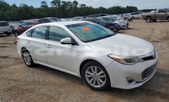 Buy New Toyota Avalon White Car in Badagry in Lagos State Buy New Toyota Avalon White Car in Badagry in Lagos State
