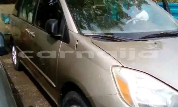 Acheter Occasion Voiture Toyota Sienna Beige à Lagos, État de Lagos Acheter Occasion Voiture Toyota Sienna Beige à Lagos, État de Lagos