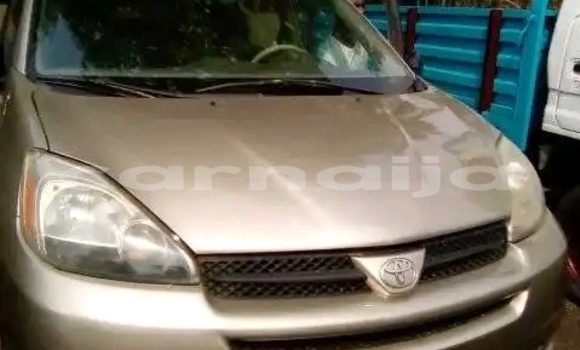 Acheter Occasion Voiture Toyota Sienna Beige à Lagos, État de Lagos Acheter Occasion Voiture Toyota Sienna Beige à Lagos, État de Lagos