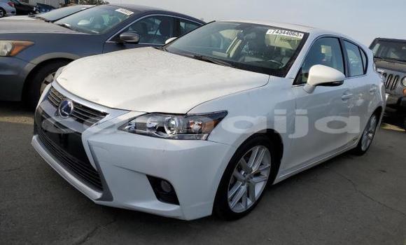 Buy New Lexus CT White Car in Badagry in Lagos State Buy New Lexus CT White Car in Badagry in Lagos State