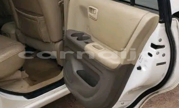 Acheter Occasion Voiture Toyota Highlander Blanc à Lagos, État de Lagos Acheter Occasion Voiture Toyota Highlander Blanc à Lagos, État de Lagos