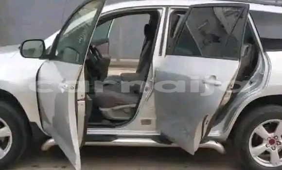 Acheter Occasion Voiture Toyota RAV4 Gris à Akure, État d'Ondo Acheter Occasion Voiture Toyota RAV4 Gris à Akure, État d'Ondo