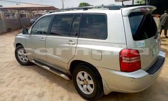 Buy Used Toyota Highlander Beige Car in Lagos in Lagos State Buy Used Toyota Highlander Beige Car in Lagos in Lagos State