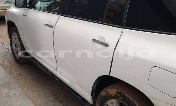 Buy Used Toyota Highlander White Car in Abuja in Lagos State Buy Used Toyota Highlander White Car in Abuja in Lagos State