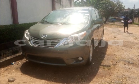 Buy Import Toyota Sienna Green Car in Egbeda in Oyo State Buy Import Toyota Sienna Green Car in Egbeda in Oyo State
