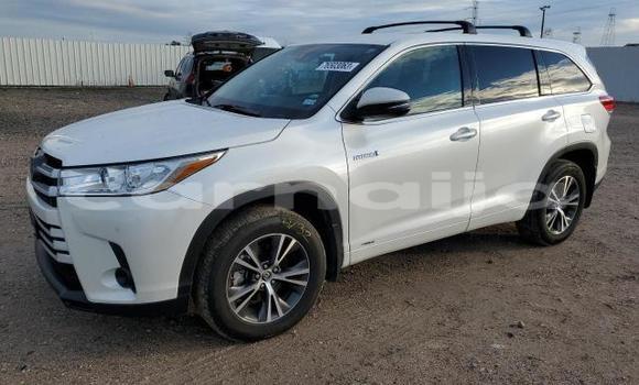 Buy New Toyota Highlander White Car in Badagry in Lagos State Buy New Toyota Highlander White Car in Badagry in Lagos State