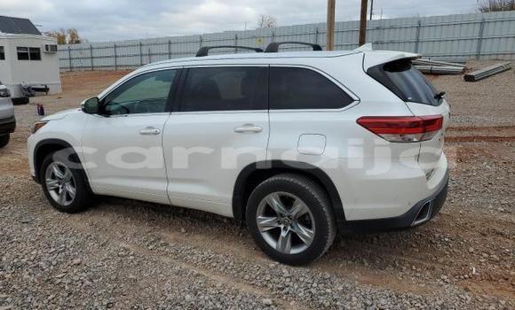 Buy New Toyota Highlander White Car in Badagry in Lagos State Buy New Toyota Highlander White Car in Badagry in Lagos State