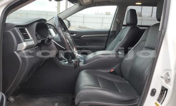 Buy New Toyota Highlander White Car in Badagry in Lagos State Buy New Toyota Highlander White Car in Badagry in Lagos State