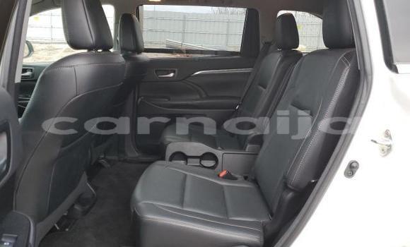 Buy New Toyota Highlander White Car in Badagry in Lagos State Buy New Toyota Highlander White Car in Badagry in Lagos State