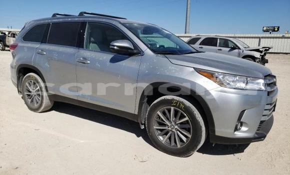 Buy New Toyota Highlander Silver Car in Badagry in Lagos State Buy New Toyota Highlander Silver Car in Badagry in Lagos State