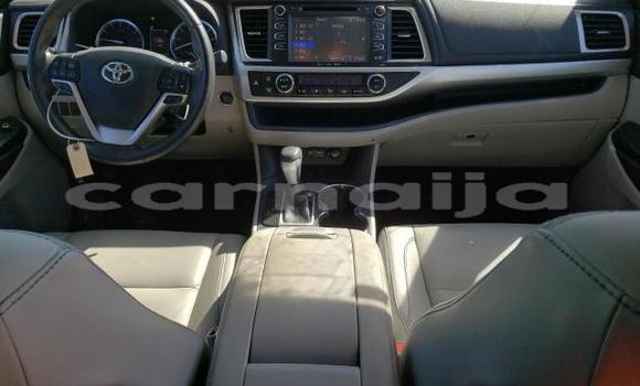 Buy New Toyota Highlander Silver Car in Badagry in Lagos State Buy New Toyota Highlander Silver Car in Badagry in Lagos State