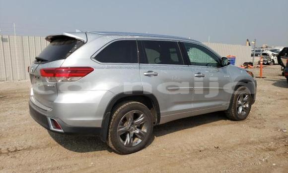 Buy New Toyota Highlander Silver Car in Badagry in Lagos State Buy New Toyota Highlander Silver Car in Badagry in Lagos State