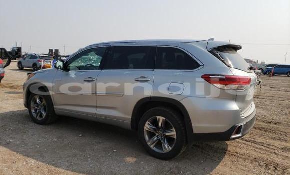 Buy New Toyota Highlander Silver Car in Badagry in Lagos State Buy New Toyota Highlander Silver Car in Badagry in Lagos State