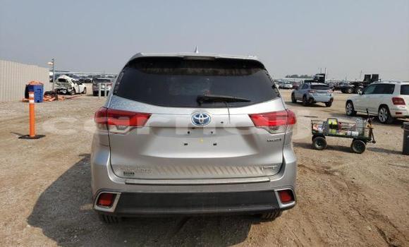 Buy New Toyota Highlander Silver Car in Badagry in Lagos State Buy New Toyota Highlander Silver Car in Badagry in Lagos State
