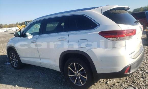 Buy New Toyota Highlander White Car in Badagry in Lagos State Buy New Toyota Highlander White Car in Badagry in Lagos State
