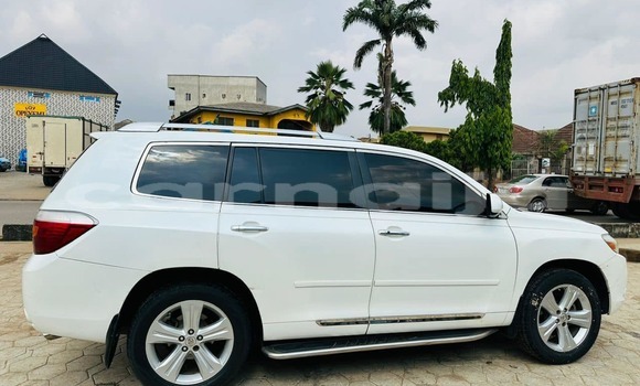 Buy Used Toyota Highlander White Car in Abuja in Lagos State