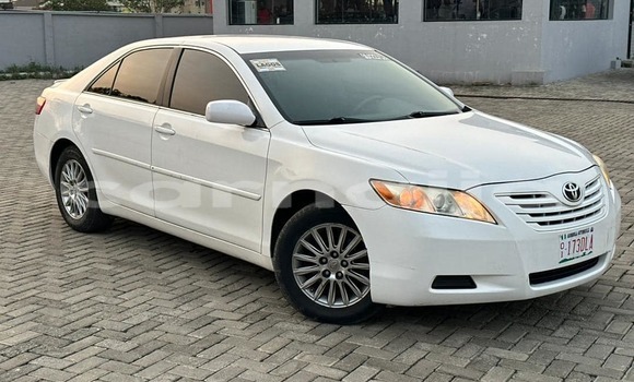 Acheter Occasion Voiture Toyota Camry Blanc à Abuja, État de Lagos Acheter Occasion Voiture Toyota Camry Blanc à Abuja, État de Lagos