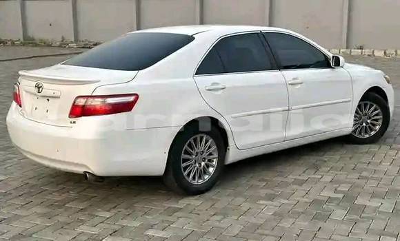 Buy Used Toyota Camry White Car in Abak in Akwa Ibom State Buy Used Toyota Camry White Car in Abak in Akwa Ibom State
