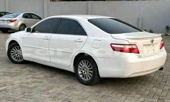 Buy Used Toyota Camry White Car in Abak in Akwa Ibom State Buy Used Toyota Camry White Car in Abak in Akwa Ibom State