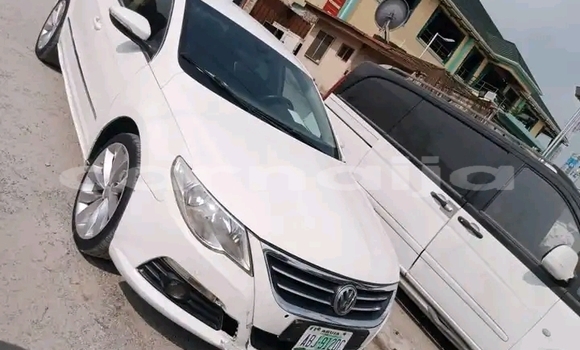 Buy Used Volkswagen Passat White Car in Abuja in Lagos State Buy Used Volkswagen Passat White Car in Abuja in Lagos State