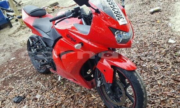 Acheter Import Moto Honda CBR Rouge à Daura, Katsina Acheter Import Moto Honda CBR Rouge à Daura, Katsina