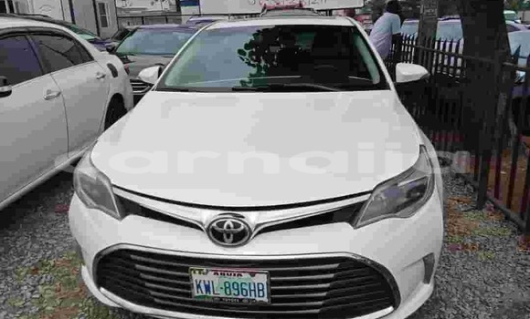 Acheter Occasion Voiture Toyota Avalon Blanc à Port Harcourt, Rivers State