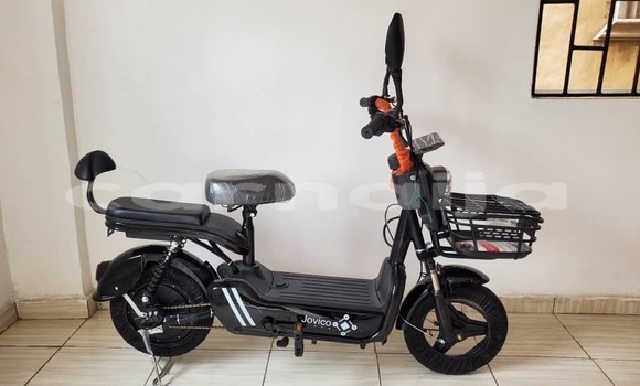 Acheter Neuf Moto Alpina Roadster Noir à Ojo, Lagos Acheter Neuf Moto Alpina Roadster Noir à Ojo, Lagos