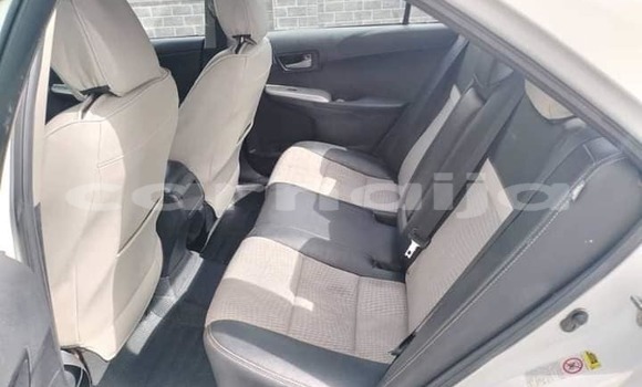Acheter Occasion Voiture Toyota Camry Blanc à Abak, État d'Akwa Ibom Acheter Occasion Voiture Toyota Camry Blanc à Abak, État d'Akwa Ibom