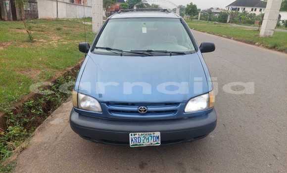 Acheter Occasion Voiture Toyota Sienna Bleu à Abakaliki, État d'Ebonyi Acheter Occasion Voiture Toyota Sienna Bleu à Abakaliki, État d'Ebonyi