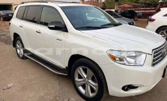 Buy Used Toyota Highlander White Car in Abak in Akwa Ibom State