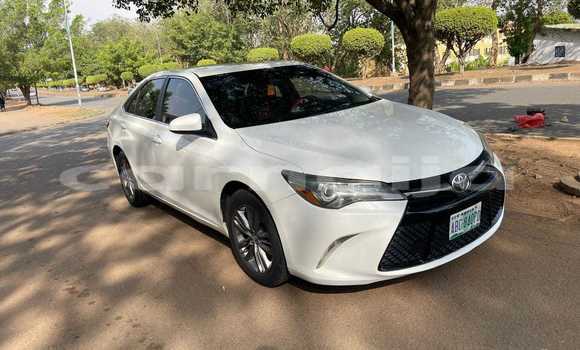 Acheter Occasion Voiture Toyota Camry Blanc à Abuja, État de Lagos Acheter Occasion Voiture Toyota Camry Blanc à Abuja, État de Lagos