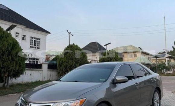 Acheter Occasion Voiture Toyota Camry Blanc à Lagos, État de Lagos Acheter Occasion Voiture Toyota Camry Blanc à Lagos, État de Lagos