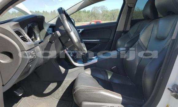 Acheter Neuf Voiture Volvo V60 Blanc à Lagos, État de Lagos Acheter Neuf Voiture Volvo V60 Blanc à Lagos, État de Lagos