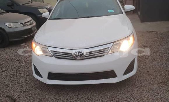 Acheter Occasion Voiture Toyota Camry Blanc à Abagana, État d'Anambra Acheter Occasion Voiture Toyota Camry Blanc à Abagana, État d'Anambra
