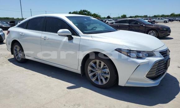 Buy New Toyota Avalon White Car in Badagry in Lagos State Buy New Toyota Avalon White Car in Badagry in Lagos State