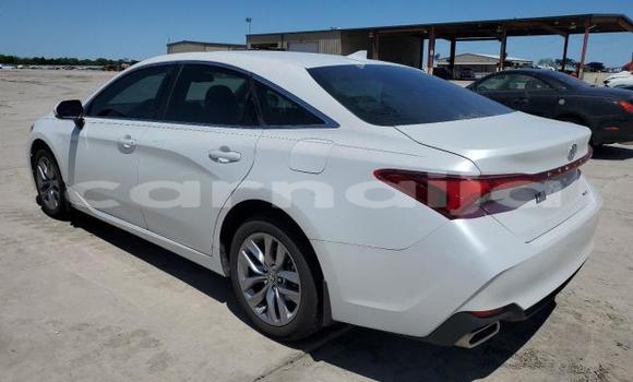 Buy New Toyota Avalon White Car in Badagry in Lagos State Buy New Toyota Avalon White Car in Badagry in Lagos State