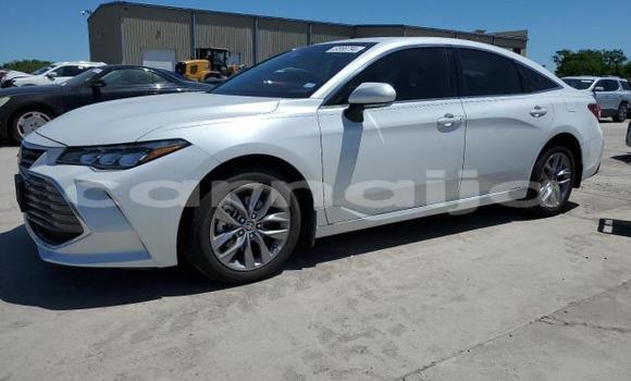Buy New Toyota Avalon White Car in Badagry in Lagos State Buy New Toyota Avalon White Car in Badagry in Lagos State