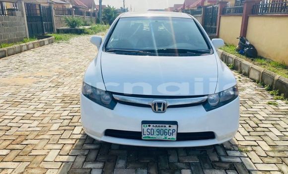 Buy Used Honda Civic White Car in Abat in Akwa Ibom State Buy Used Honda Civic White Car in Abat in Akwa Ibom State