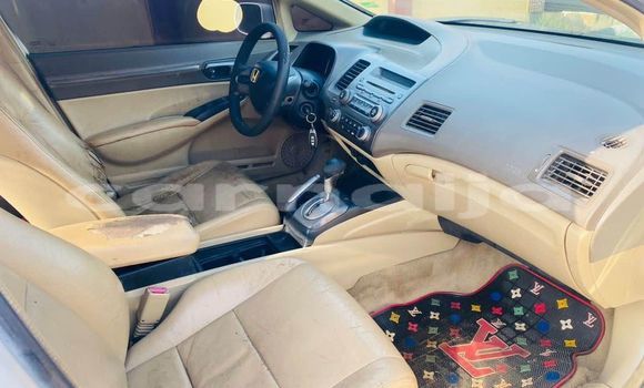 Buy Used Honda Civic White Car in Abat in Akwa Ibom State Buy Used Honda Civic White Car in Abat in Akwa Ibom State