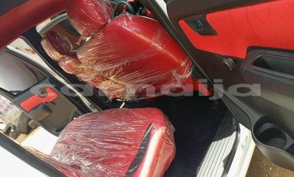 Buy Used Toyota Hilux White Car in Abuja in Lagos State Buy Used Toyota Hilux White Car in Abuja in Lagos State